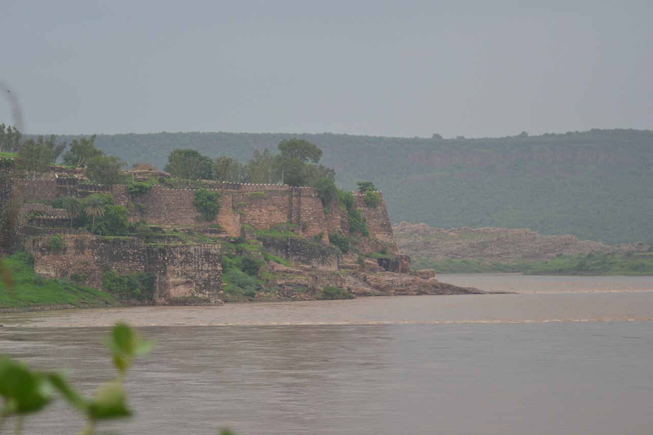 बामोर डामरौन शिव मंदिर, पिछोर