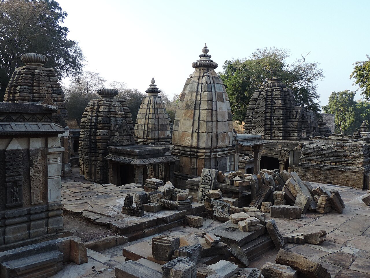 श्री धनेश्वर महादेव मंदिर (झाँसी/अमोला मार्ग)