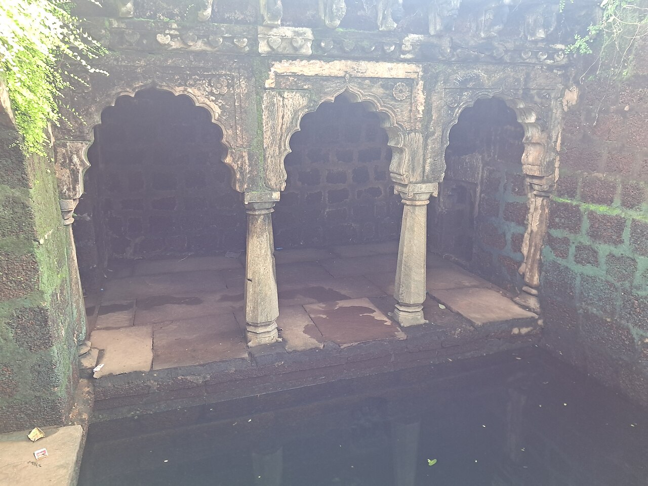 दिनारा की गढ़ी एवं ऐतिहासिक बावड़ी, सीमांत क्षेत्र