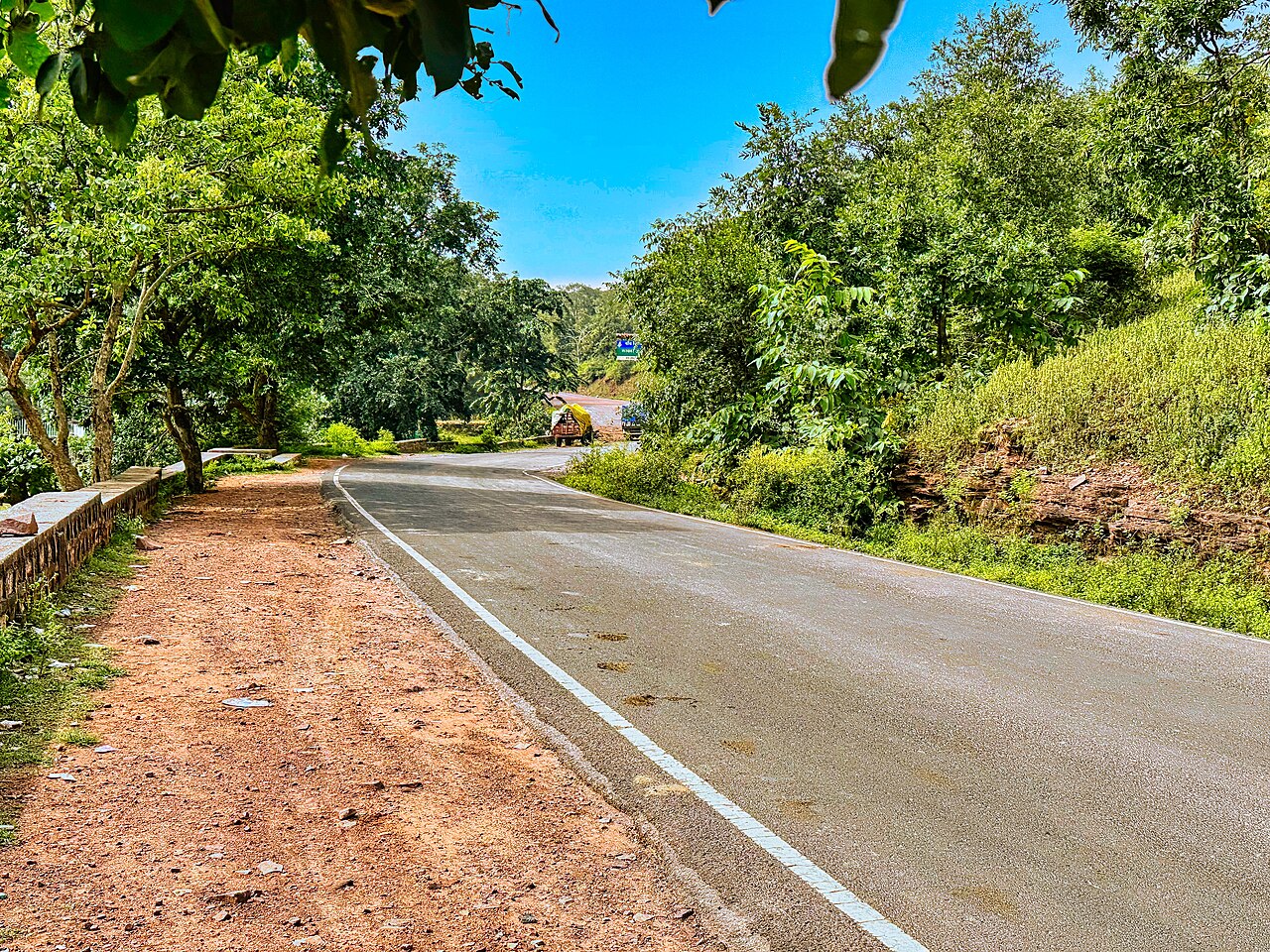 गूलर खोह जलप्रपात (माधव वन क्षेत्र)