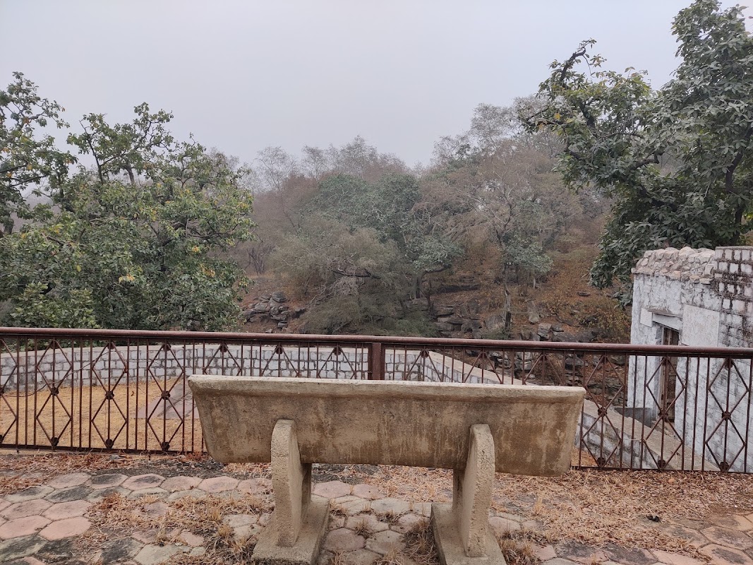 Khaniyadhana Royal Palace & Fortified Complex (Former Bundela State)