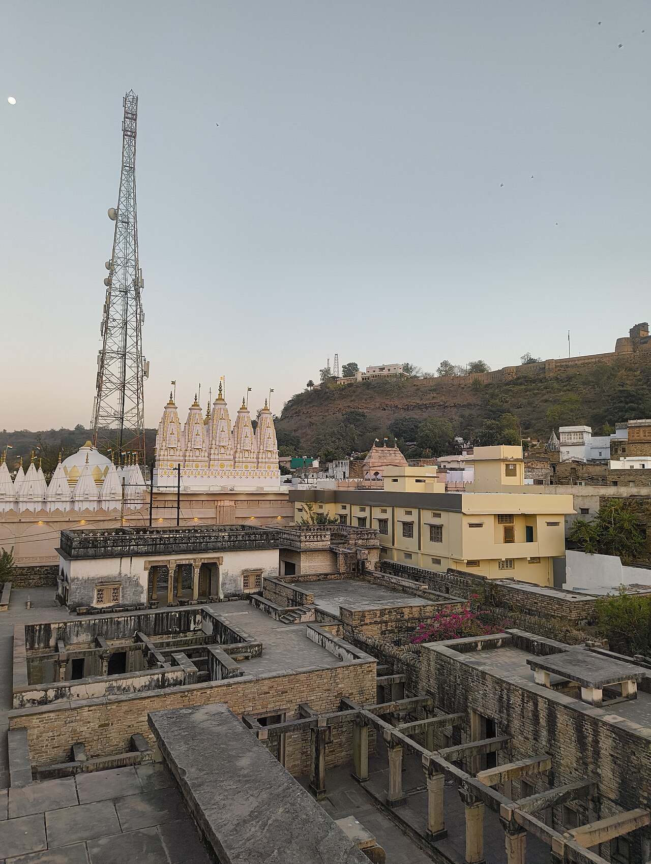 खोड़ ऐतिहासिक गढ़ी, पिछोर अंचल