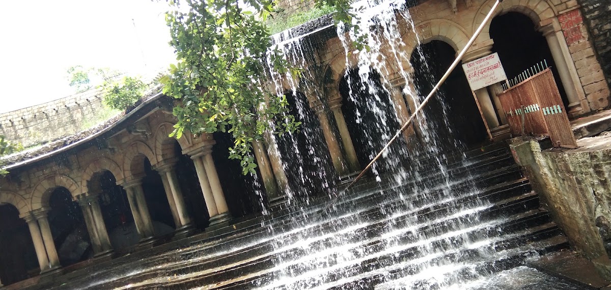 Kolaras Historic Gadi, Court & Stepwells