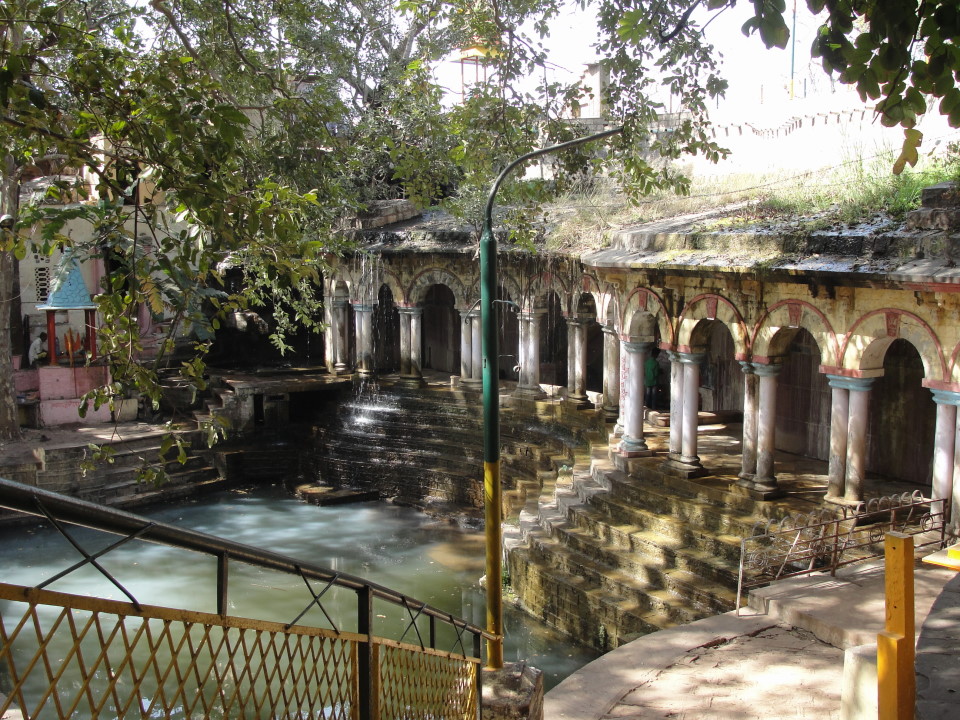 Kolaras Historic Gadi, Court & Stepwells