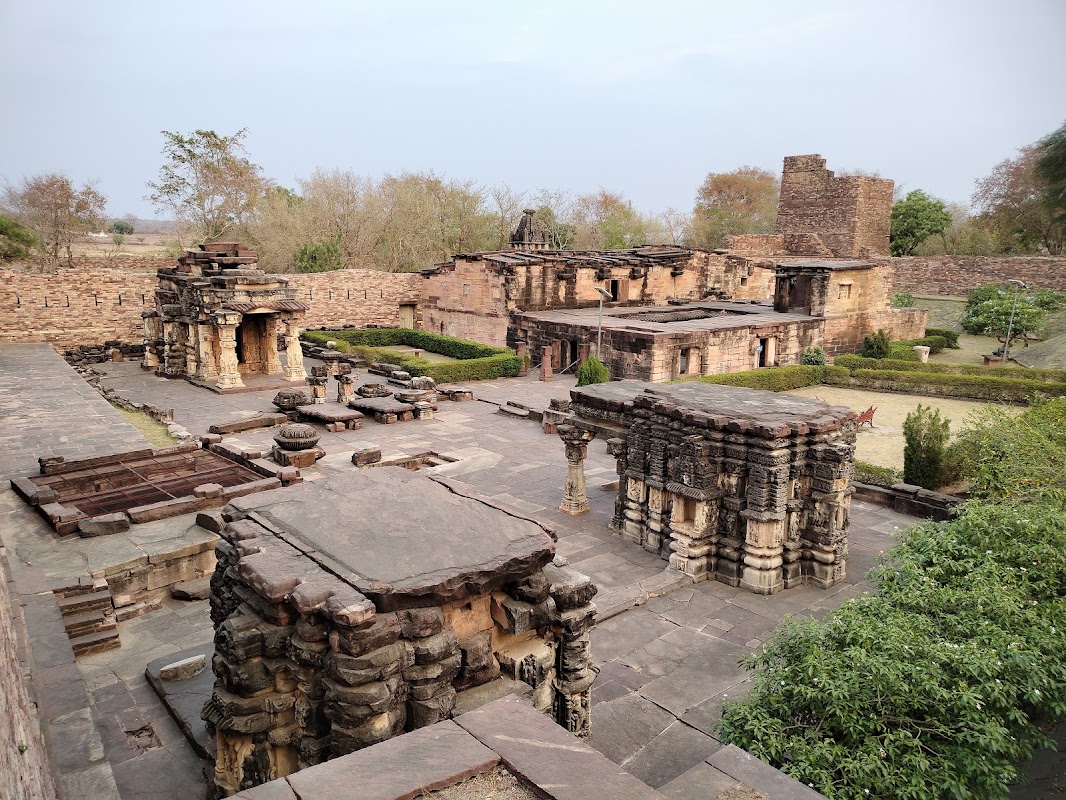 Kolaras Historic Gadi, Court & Stepwells