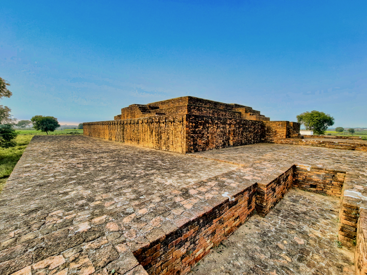 महुअर नदी वियर एवं प्रपात, करेरा