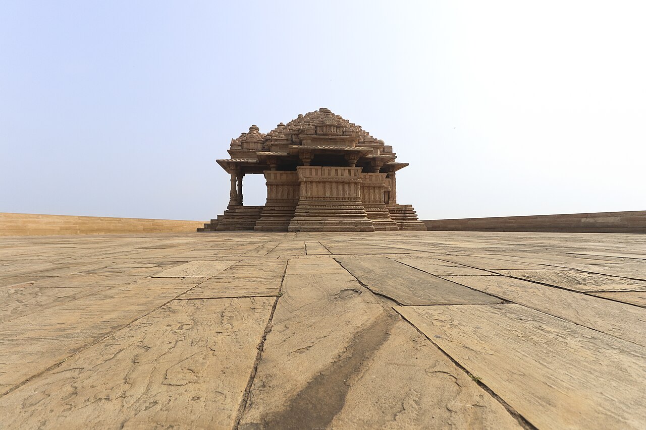 Mukut Bihari Mandir, Pichhore