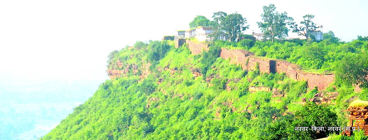 फूलवा महल एवं रानी दमयंती महल अवशेष, नरवर दुर्ग