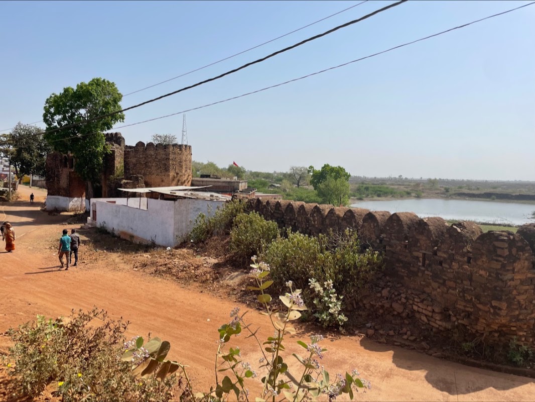 पिछोर दुर्ग एवं राजमहल (बुंदेला-सिंधिया विरासत)