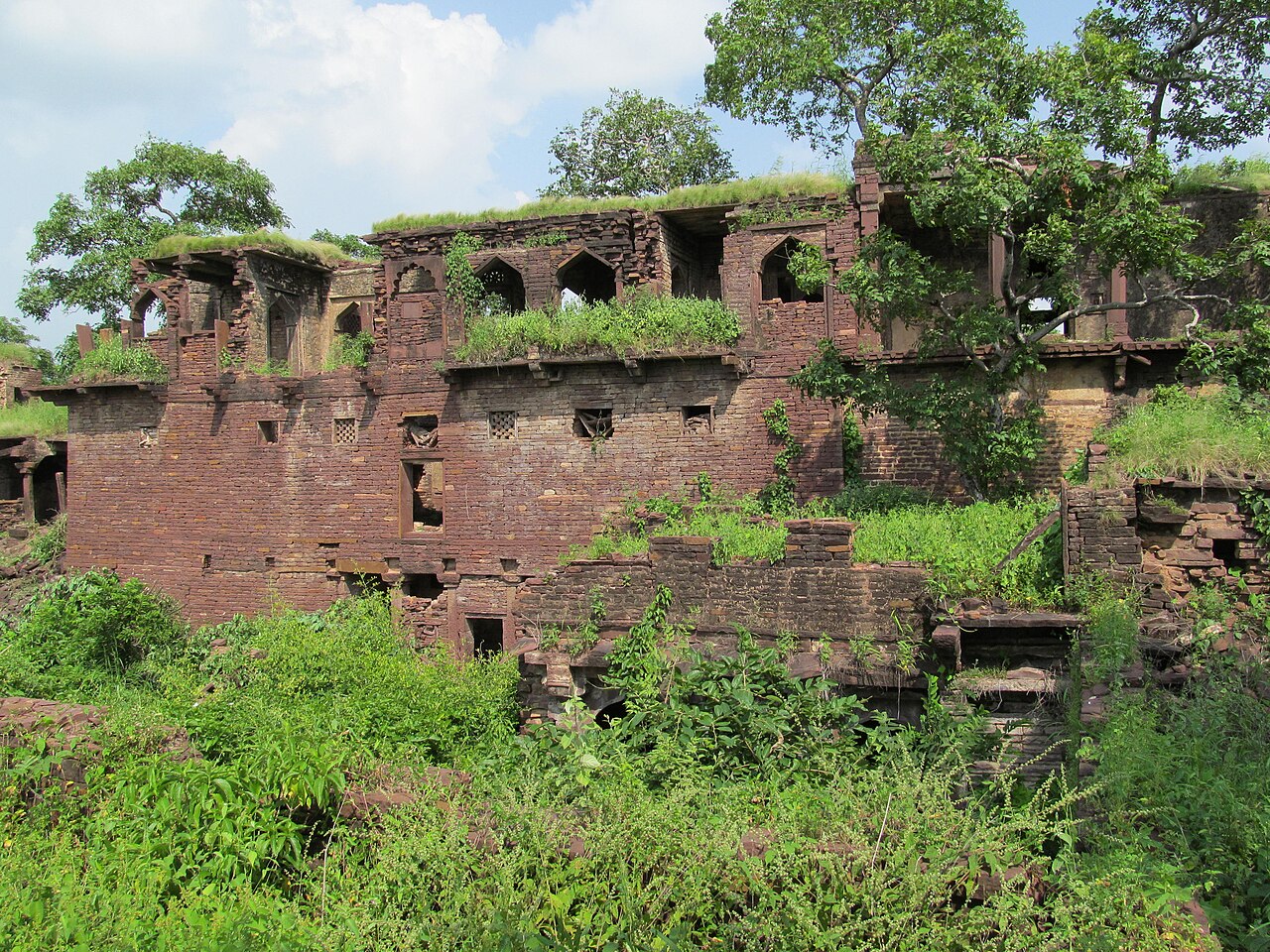 सूर्य मंदिर अवशेष, नरवर दुर्ग