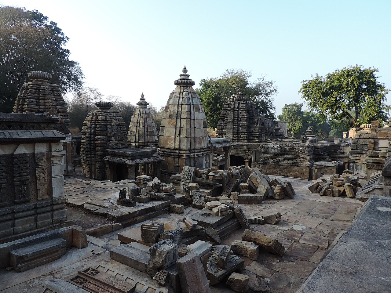 Vankhandeshwar Mahadev Temple (Hilltop Forest Shrine)